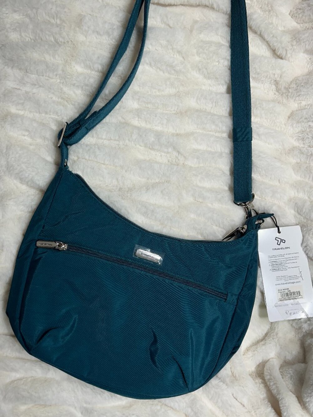 New Travelon True Classic Pocket Half Moon Bag in Peacock